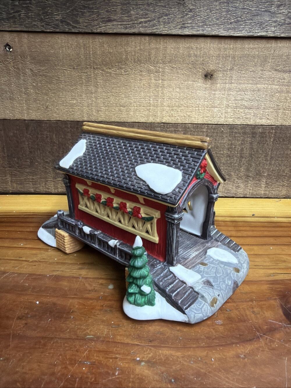 St. Nicholas Square Christmas Village Red Covered Bridge 1997 In Box